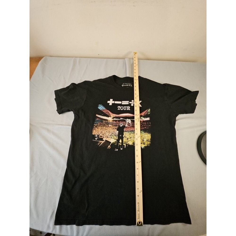 Ed Sheeran T-shirt Mens Medium Divide World Tour Black Cotton Short Sleeve Tee